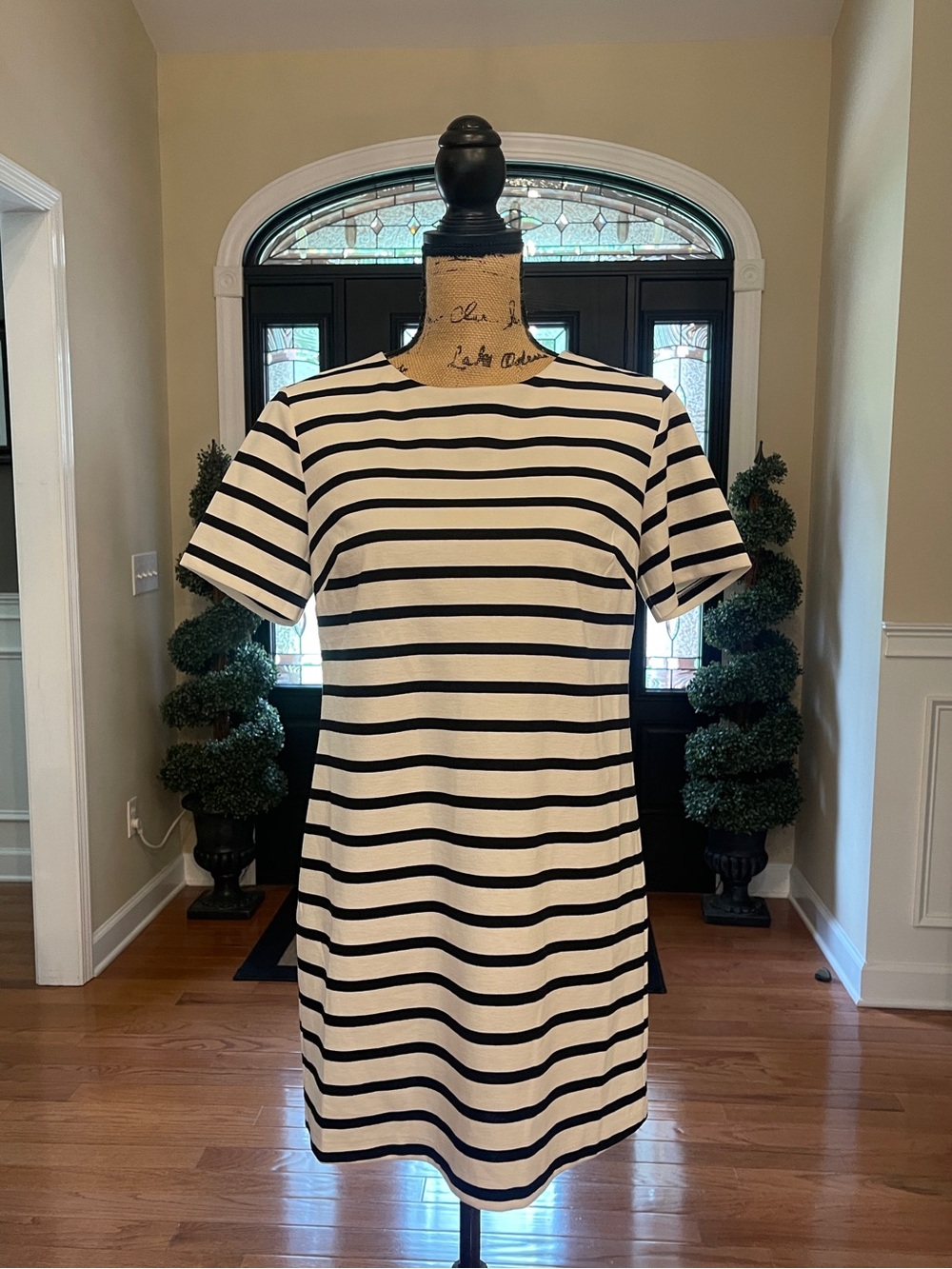 Old Navy Women's White Black Striped Knee-Length Short Sleeve Sheath Dress S